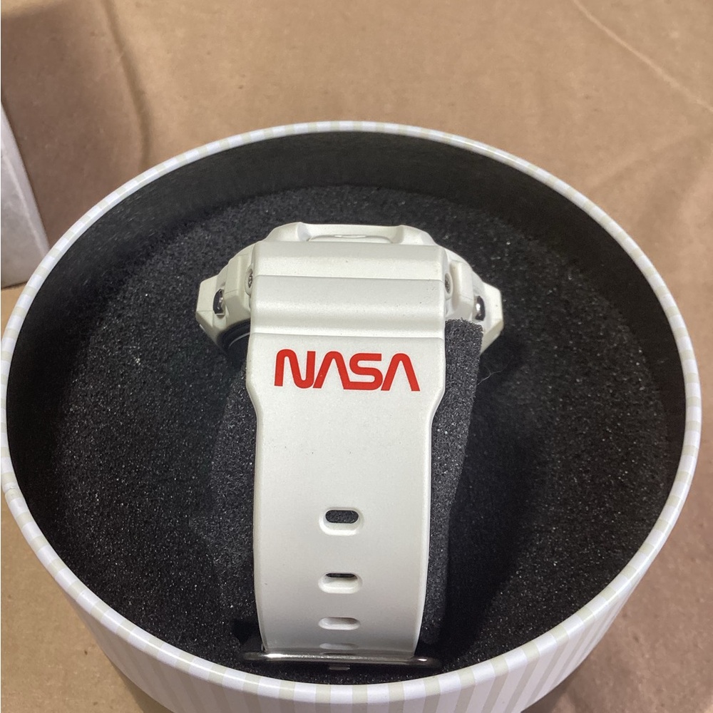 Casio G-Shock x NASA Limited Edition DW-6900NASA23-7CR 3230 - Picture 8 of 12